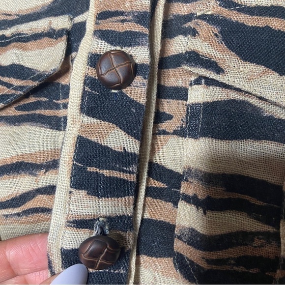 Soft Surroundings Raquel Tunic Button Up Pocket Roll Tab Sleeve Size XS - Picture 5 of 5